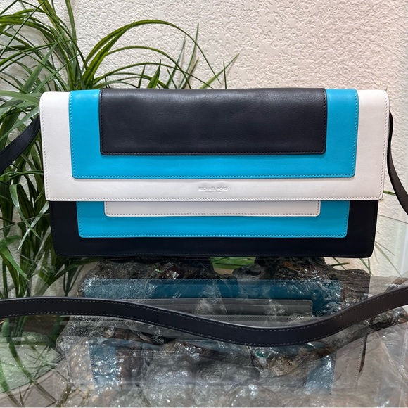 💥Vintage And RARE💥 Michael Kors Leather Flap Clutch/Handbag - Picture 14 of 14